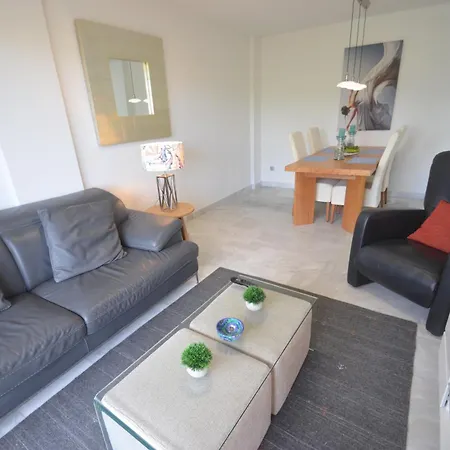 Parque Botanico & Country Club Apartment Estepona